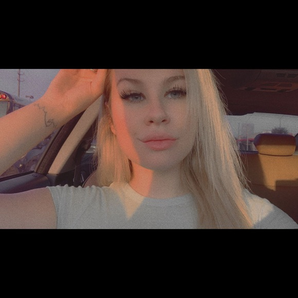 Meet your Posher, Becka - Picture 1 of 1